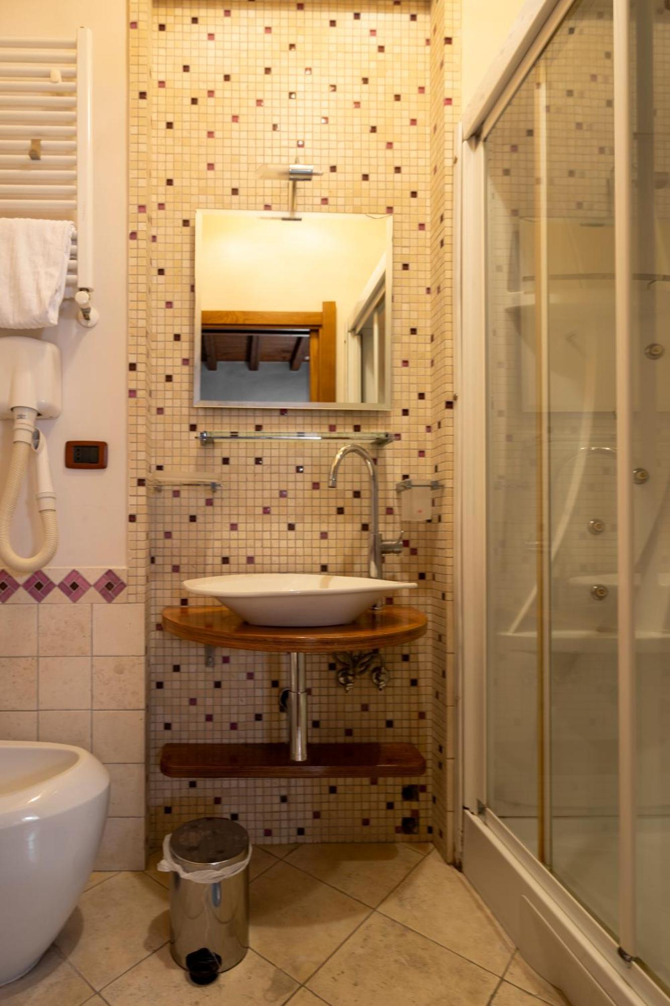 Condotti 2* Rom